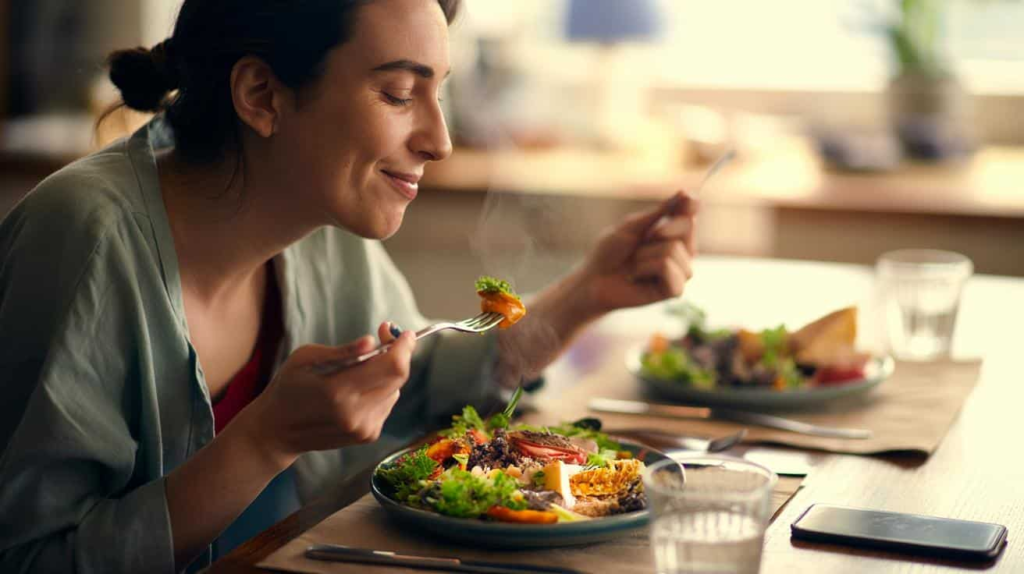 Food Habits That Support Natural Daily Energy - myhealthlogy.com